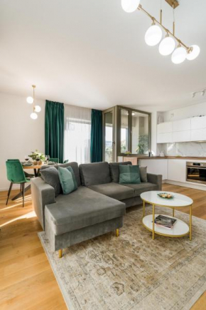 Mido Green Apartment with Private Parking & Self-Check-in